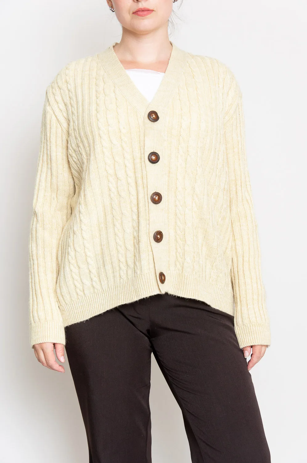 Warmer Cardigan Mit Zopfstrickmuster