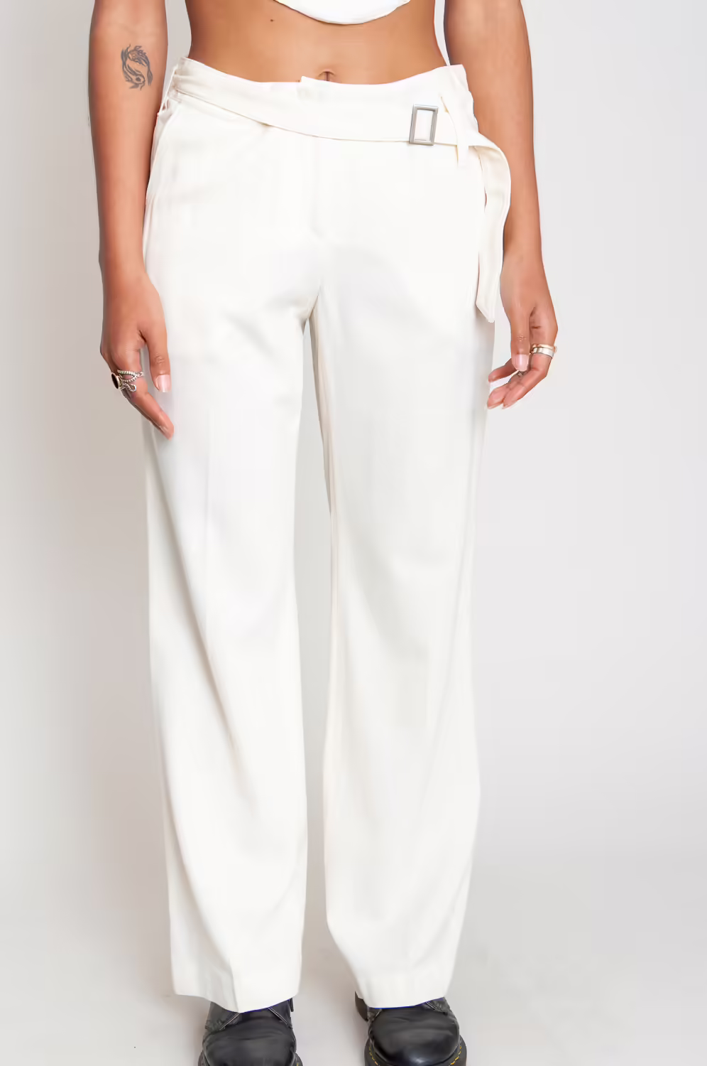 Wide Leg Hose Mit Gürtel Mid To High Waist